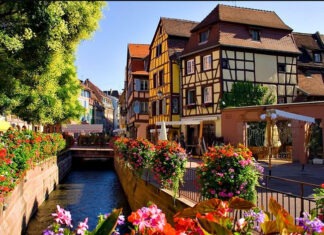 Top 10 Stunning places To Visit in France