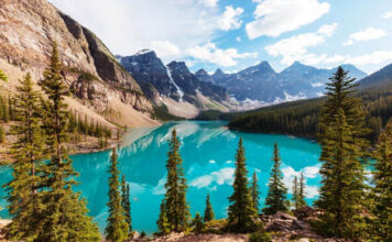 Top 9 Most Beautiful Lakes in The World