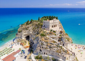 Top 10 Beaches With Clearest Waters In Italy