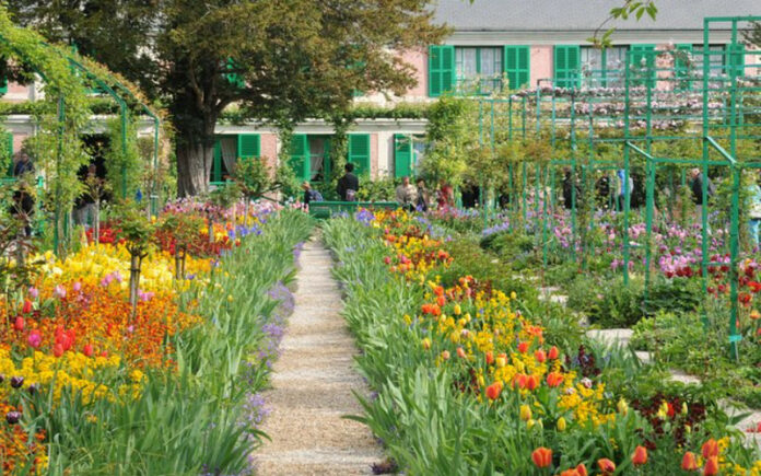 Top 10 Most Beautiful Gardens In The World