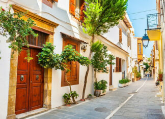 Top 10 Most Beautiful Old Towns in Greece