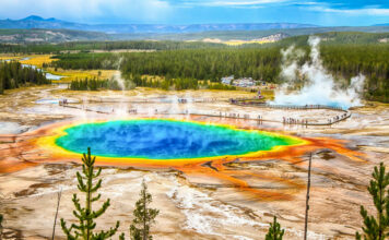 Top 10 Natural Hot Springs In The World