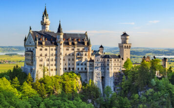 10 Architectural Marvels Unique to Europe