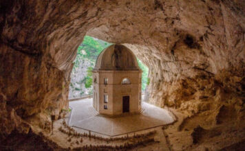 10 Surreal Places in Italy You Have To See To Believe