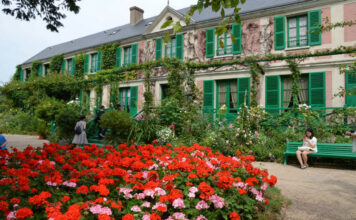 The 10 Most Incredible Gardens In The World