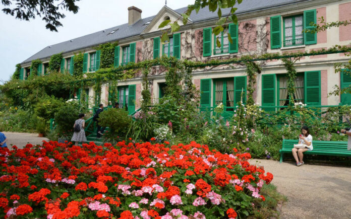 The 10 Most Incredible Gardens In The World