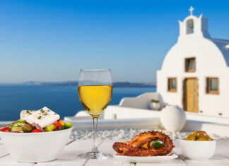 Top 10 Things You Need To Know Before Visiting Santorini